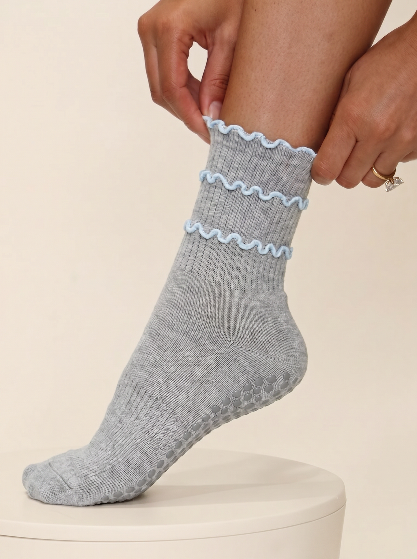 Ruffles Grip Sock - Gray