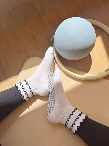 Ruffles Grip Sock - White