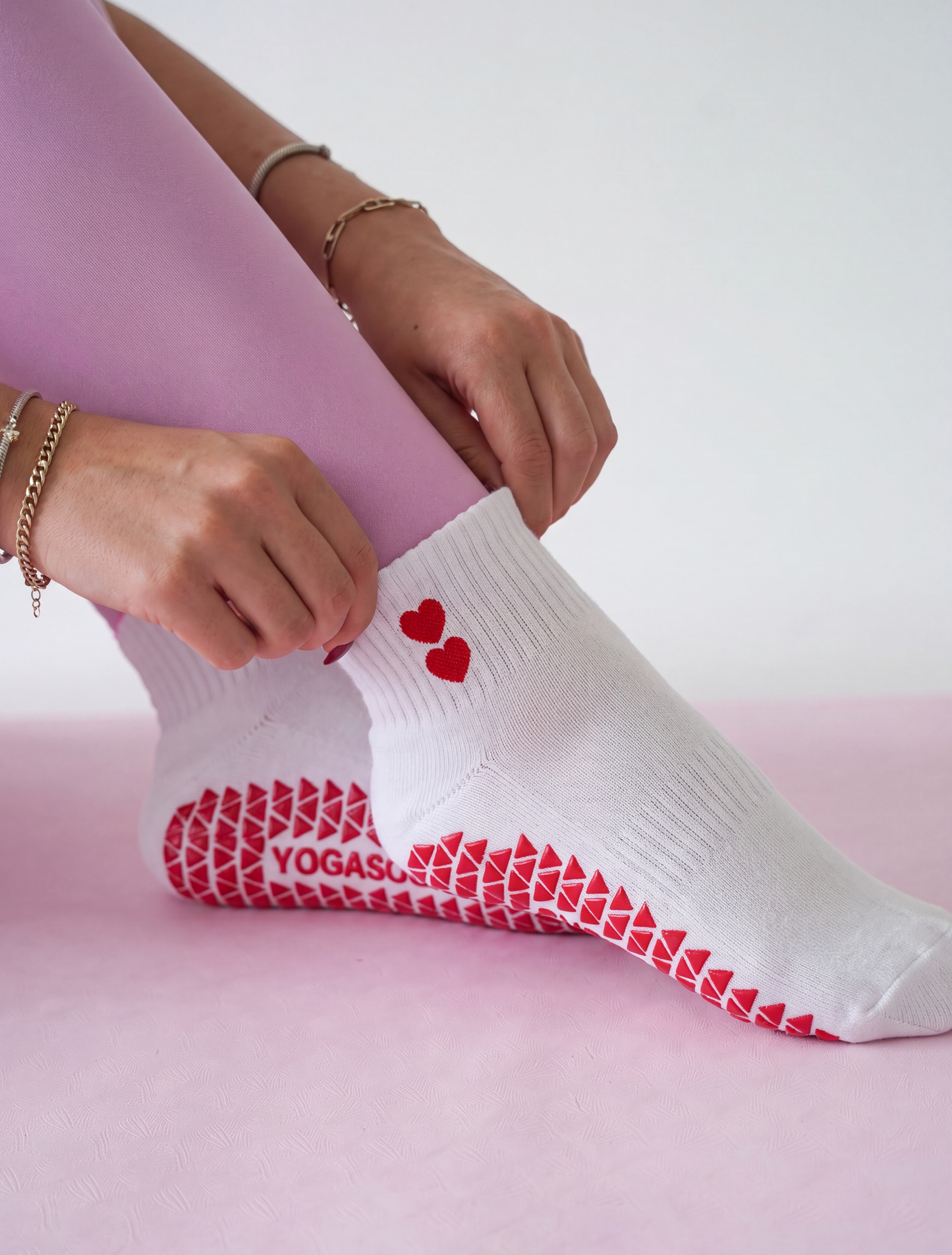 Sweetheart Ankle Grip Sock - White (Red Hearts)