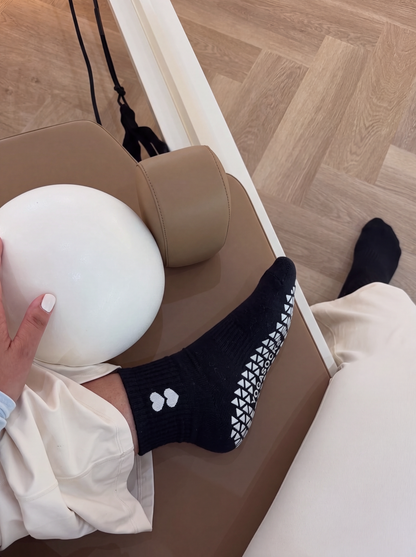 Sweetheart Ankle Grip Sock - Black (White Hearts)