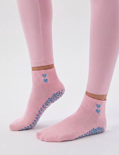 Sweetheart Ankle Grip Sock - Pink (Blue Hearts)